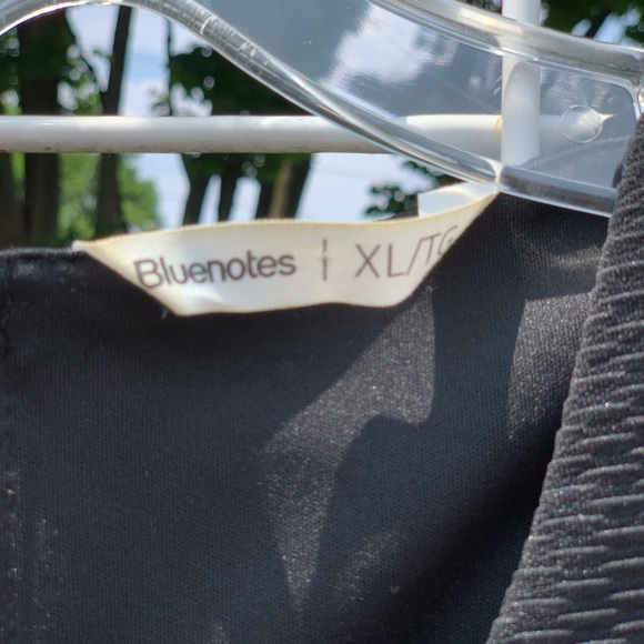 Black A line dress - Picture 4 of 4